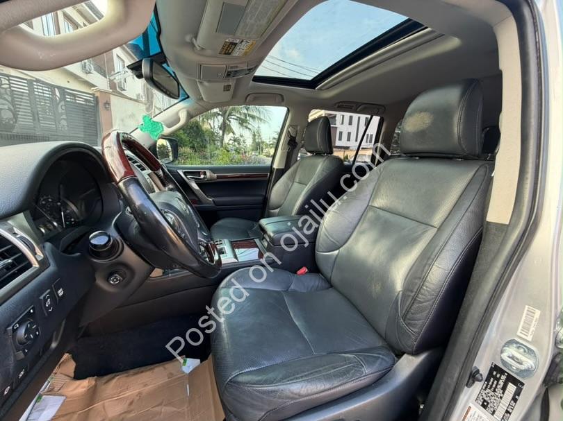2018 Lexus GX460 Luxury – Silver on Black, Extremely Clean