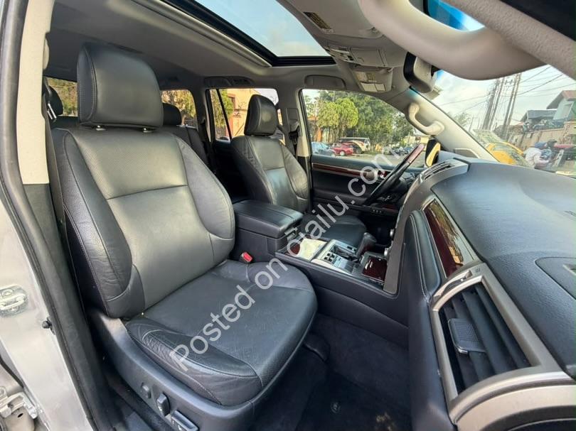 2018 Lexus GX460 Luxury – Silver on Black, Extremely Clean
