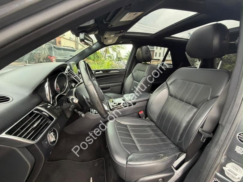 2017 Mercedes GLE350 – Loaded Pano Roof & 360 Camera