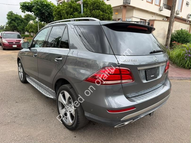 2017 Mercedes GLE350 – Loaded Pano Roof & 360 Camera
