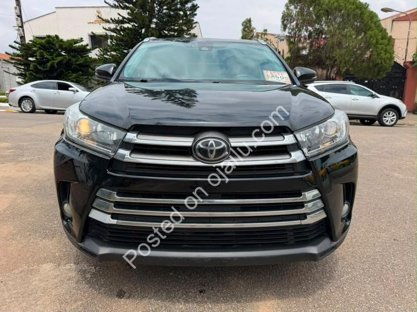 2017 Toyota Highlander Limited – Black on Tan, Pristine!