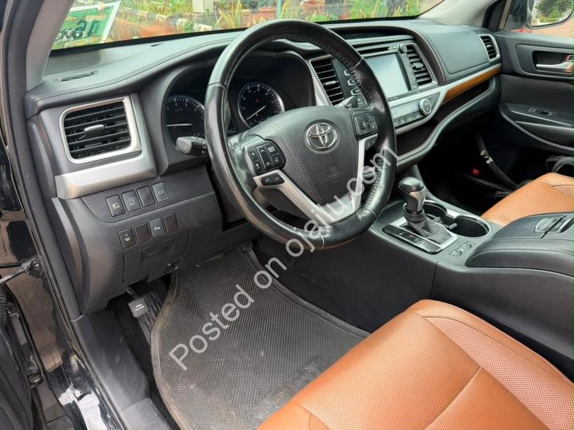 2017 Toyota Highlander Limited – Black on Tan, Pristine!