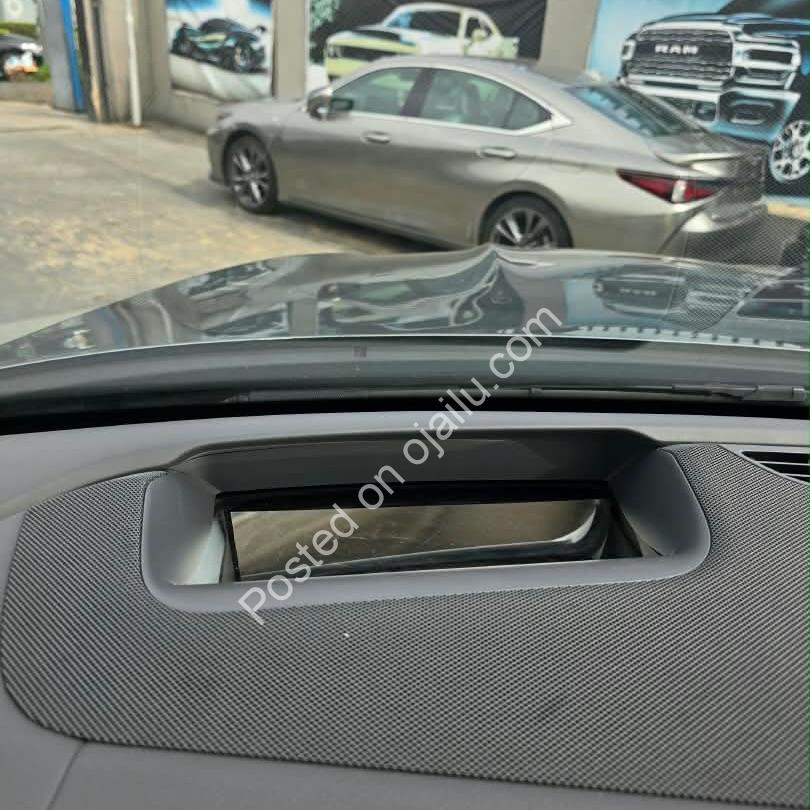 2020 Mercedes-Benz GLE450 4MATIC AMG – Stunning Gray on Cream