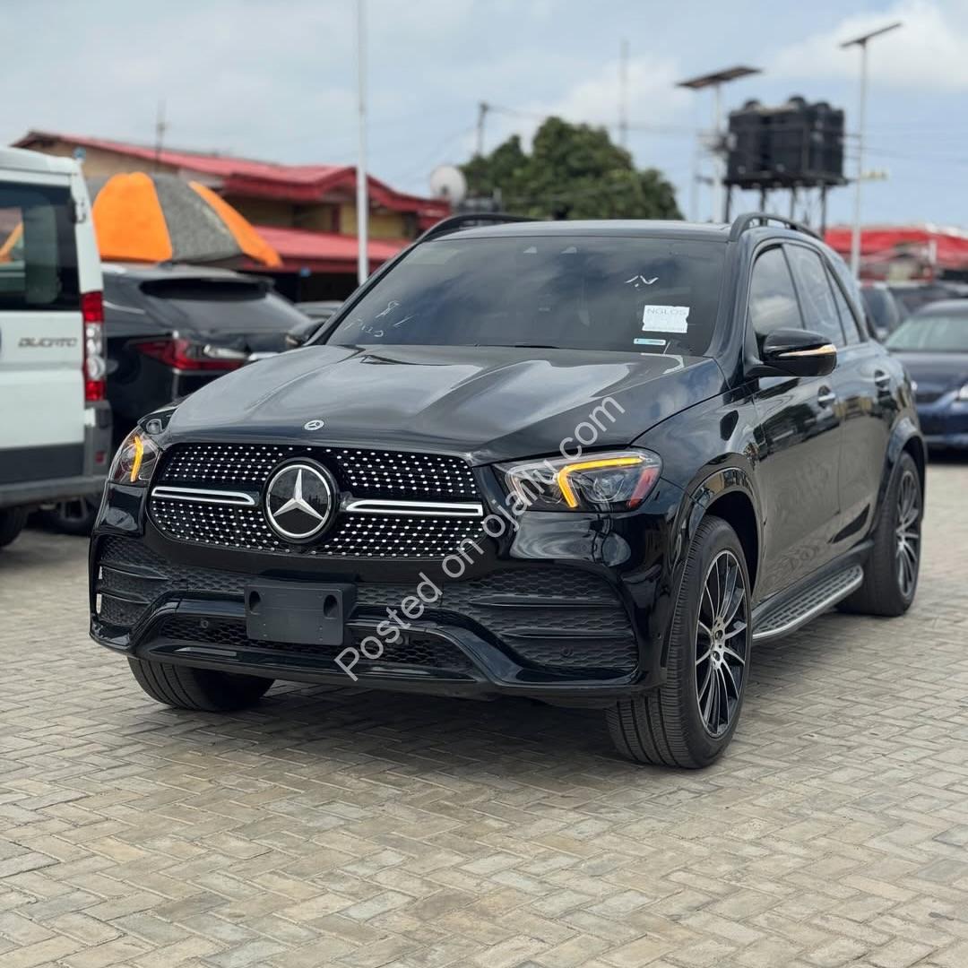 2021 Mercedes GLE350 AMG Trim – Mint Black-on-Black Luxury