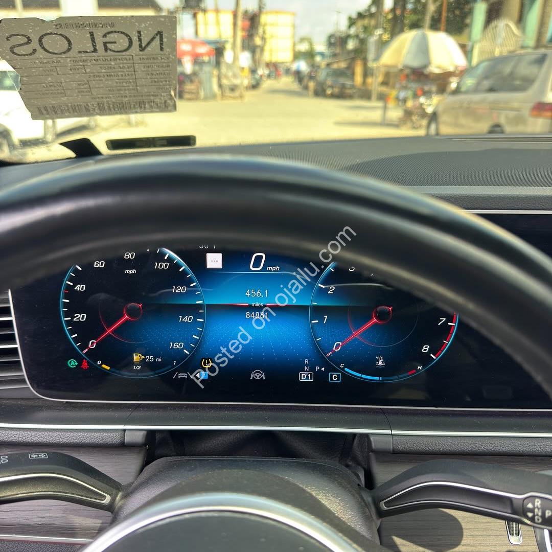 2021 Mercedes GLE350 AMG Trim – Mint Black-on-Black Luxury