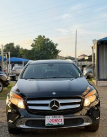 2015 Mercedes-Benz GLA250: Panoramic Roof