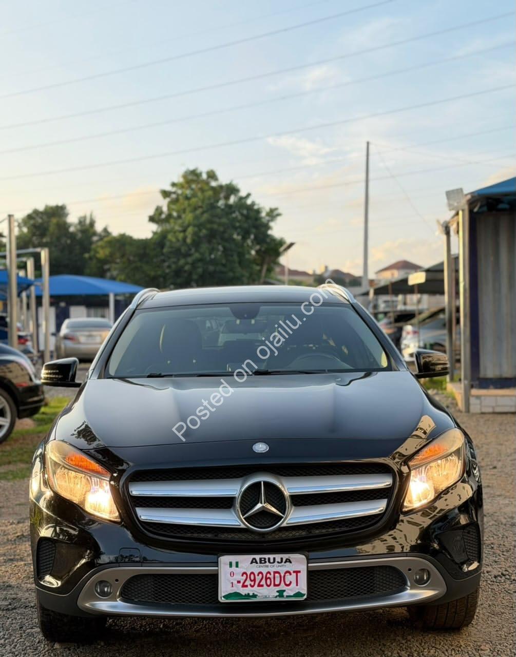 2015 Mercedes-Benz GLA250: Panoramic Roof, Blindspot, Premium Luxury!