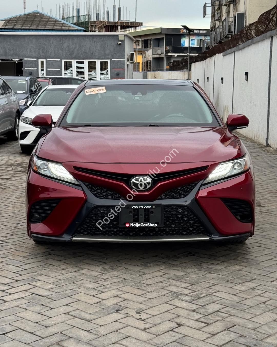 Fully Loaded 2018 Toyota Camry XSE – Panoramic Roof & Low Miles