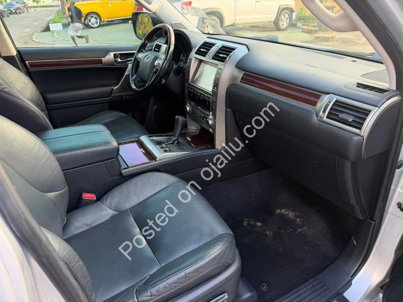 2018 Lexus GX460 Luxury – Silver on Black, Extremely Clean