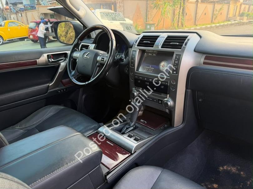 2018 Lexus GX460 Luxury – Silver on Black, Extremely Clean