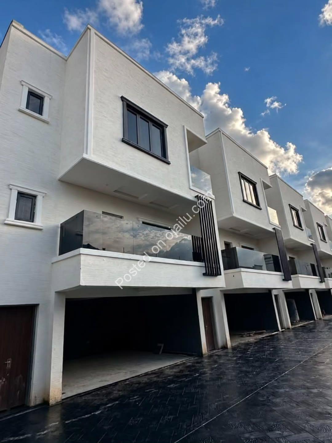 Live Grandly in Guzape: 5-Bed Terrace Duplex + BQ