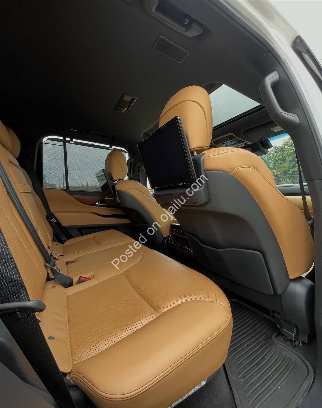 2022 Lexus LX600: Ultimate Luxury SUV with HUD & Wireless Charging