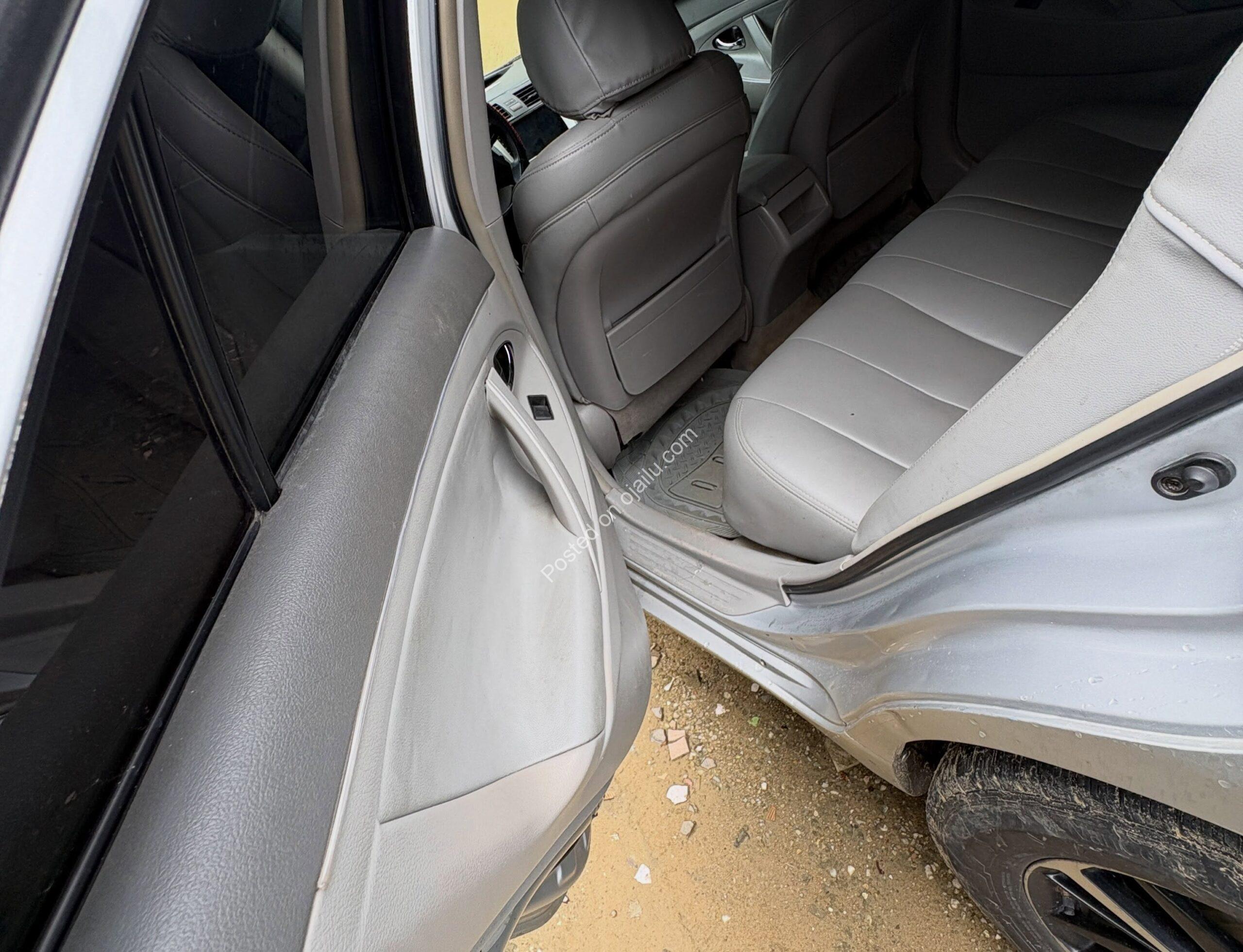 Sleek 2013 Toyota Camry – First Body, Everything Works!