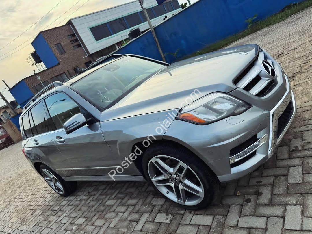 Luxury 2014 Mercedes GLK350 4MATIC – Panoramic Roof!