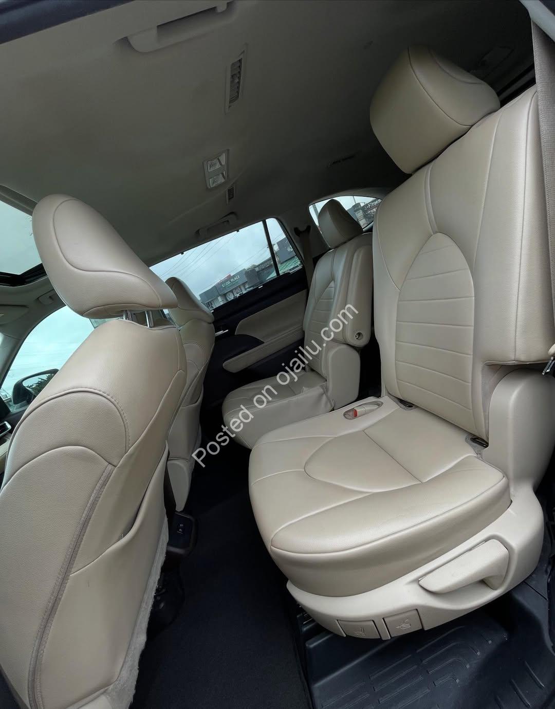 2021 Toyota Highlander XLE – Foreign Used, Push Start & Reverse Cam!