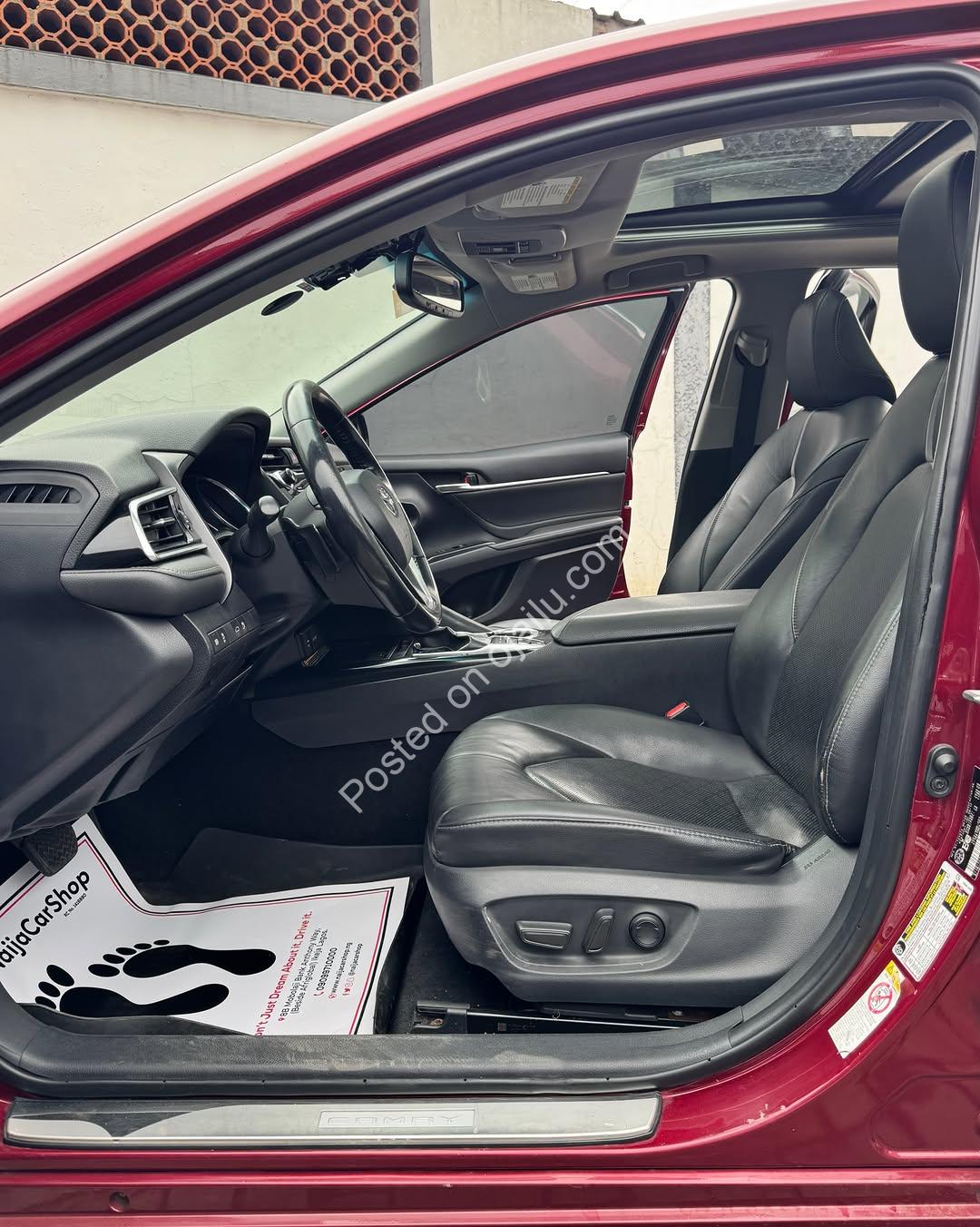 Fully Loaded 2018 Toyota Camry XSE – Panoramic Roof & Low Miles