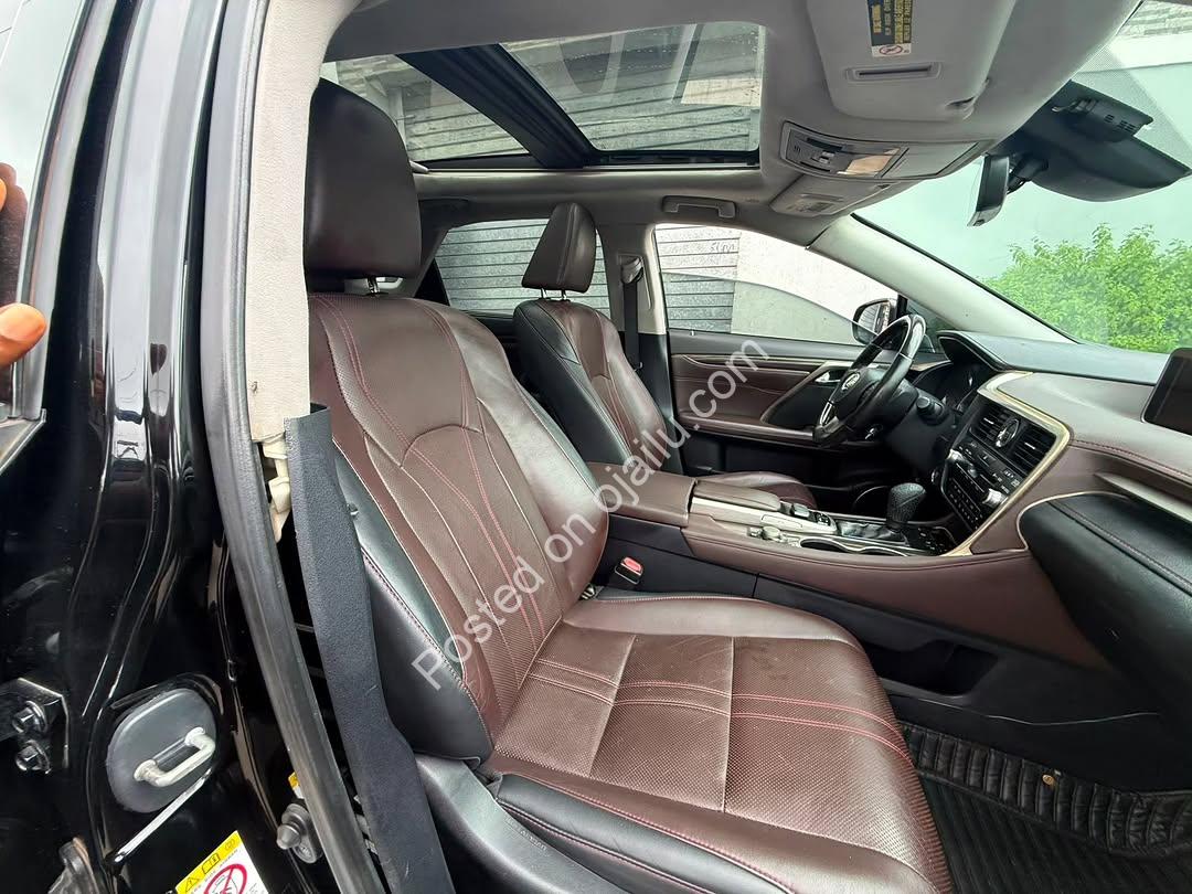 2016 Lexus RX350 – Loaded, Panoramic Roof, HUD, Thumbstart