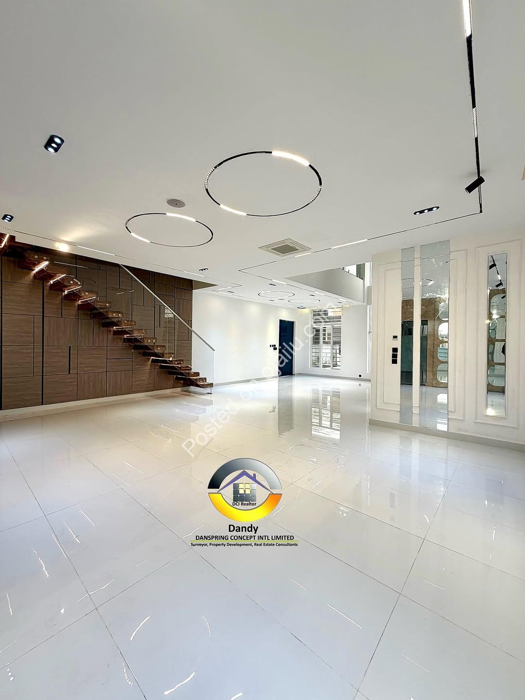 Smart 5-Bedroom Chevron Lekki Duplex with Cinema & Pool