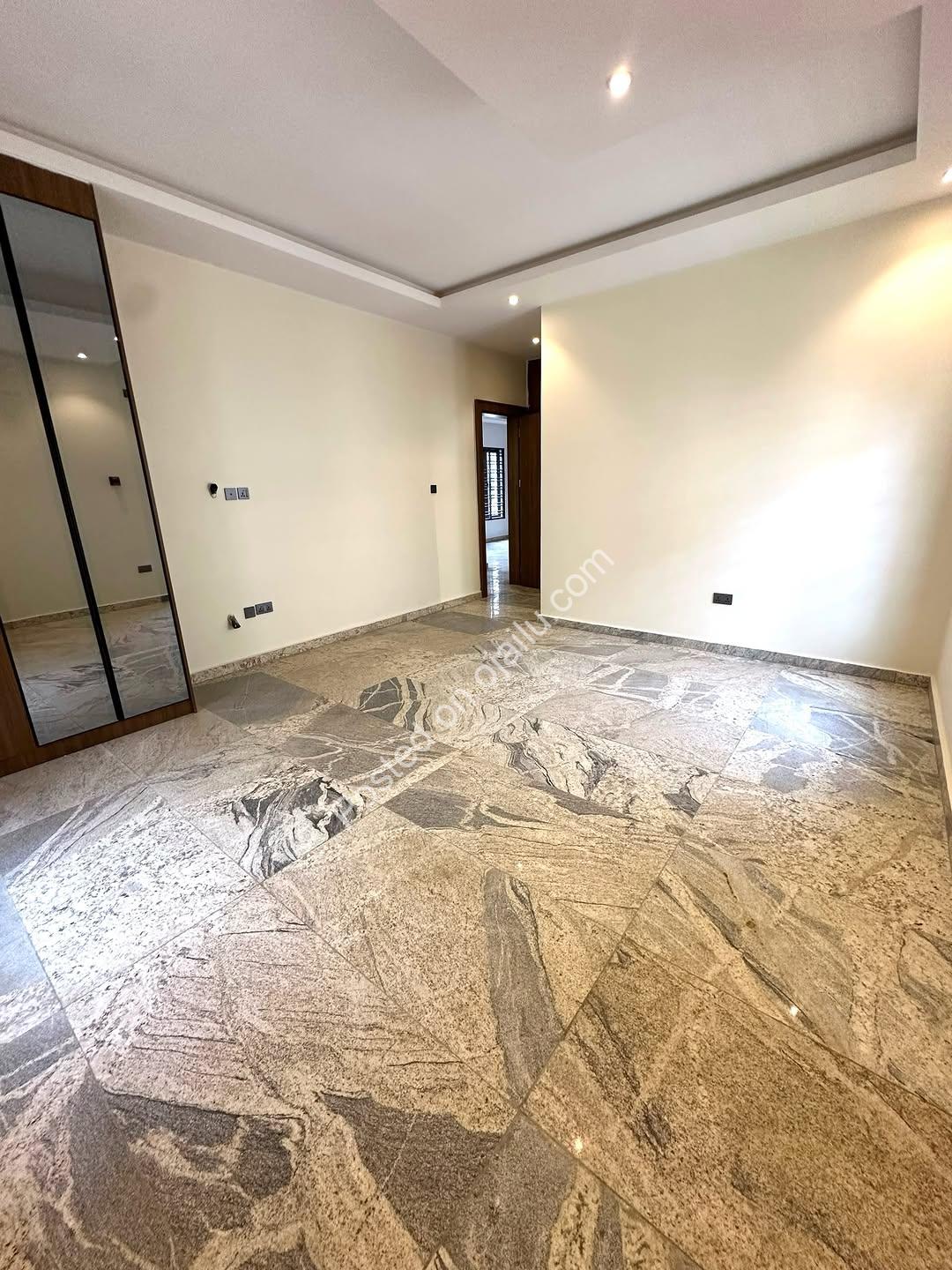 Brand-New 4-Bed Detached Duplex + BQ in Lifecamp