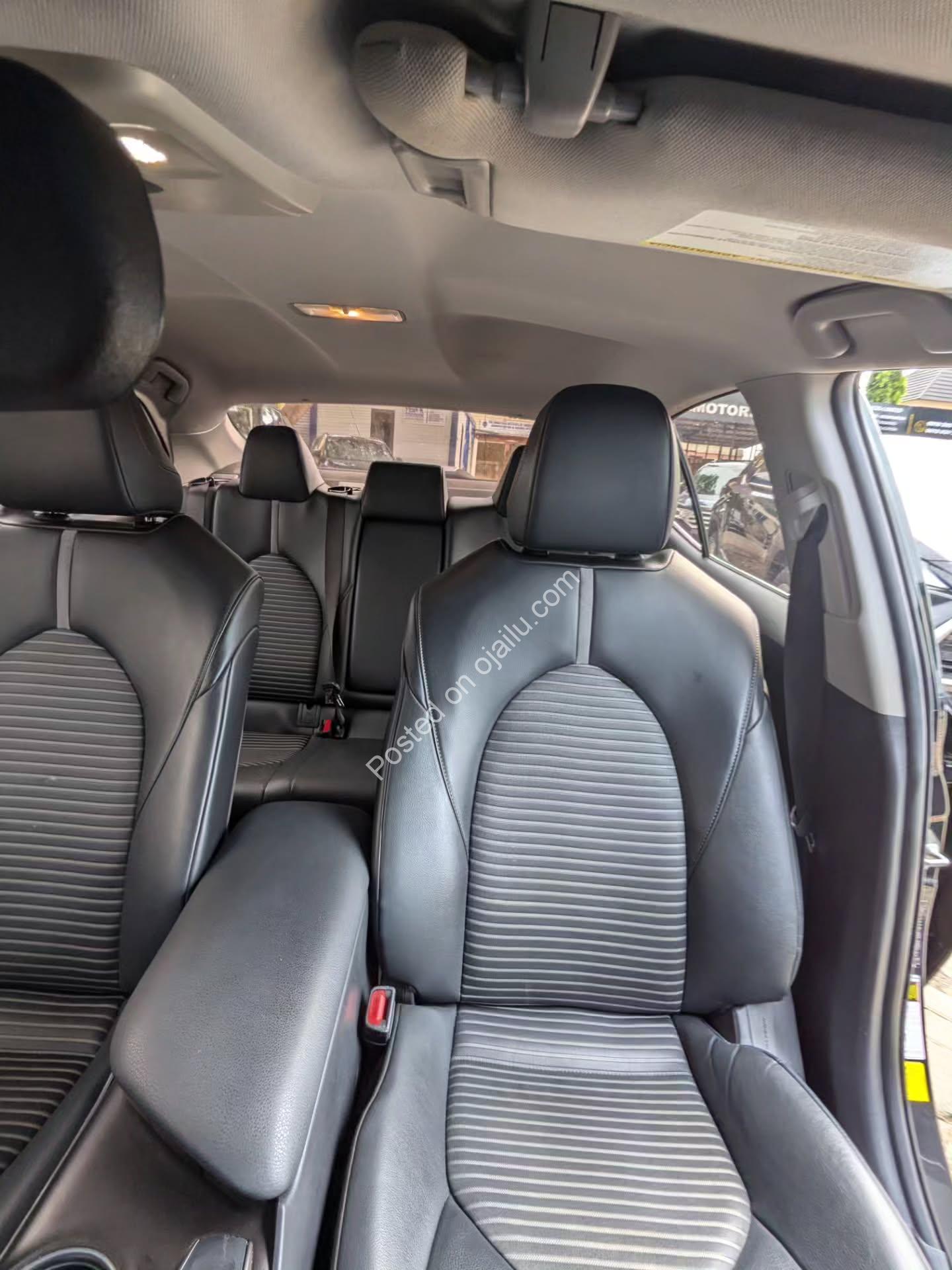 2021 Toyota Camry SE: Accident-Free Sporty Sedan