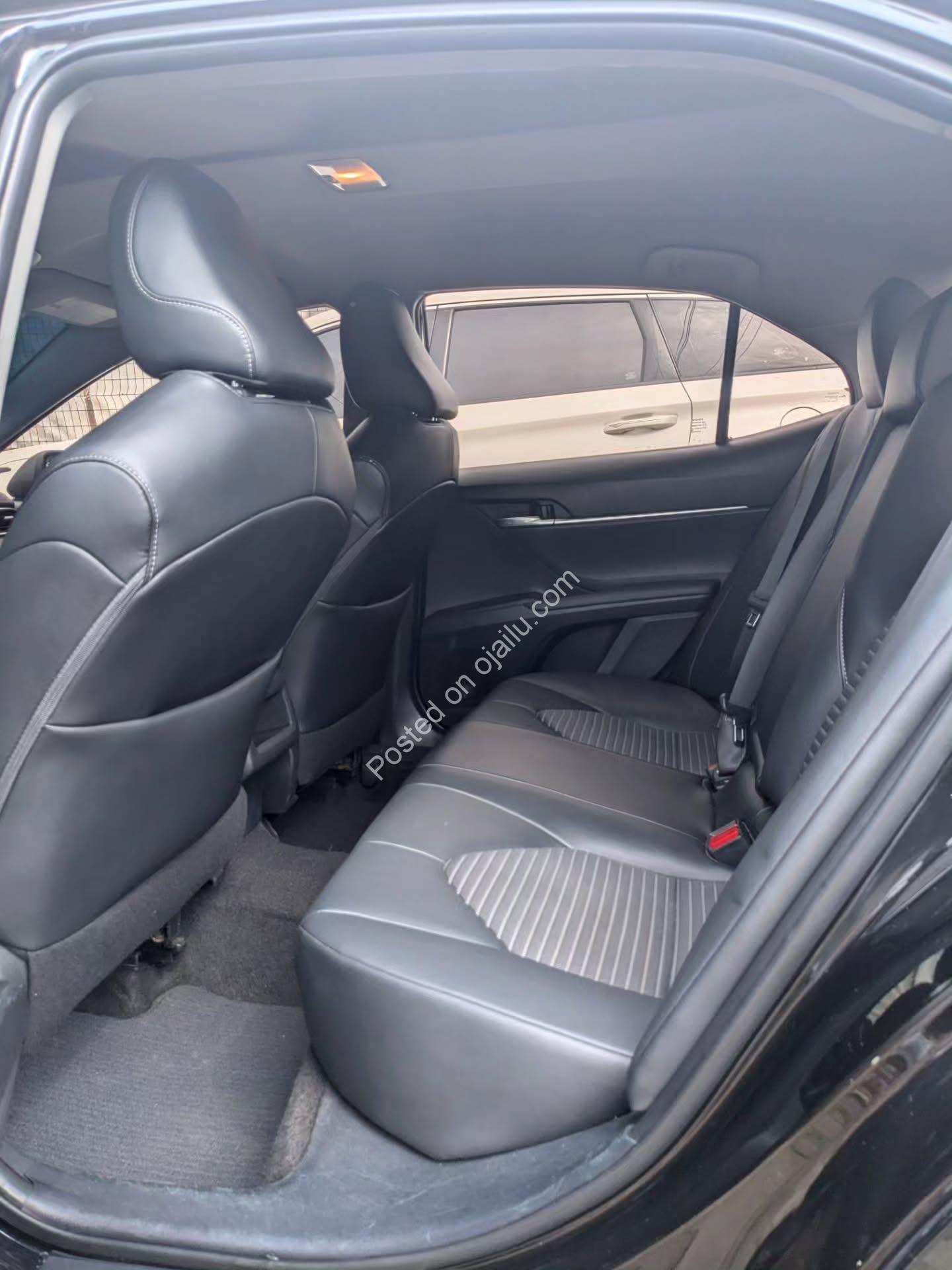 2021 Toyota Camry SE: Accident-Free Sporty Sedan