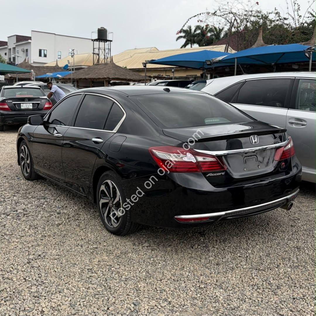2016 Honda Accord 2.4L: Loaded, Stylish & Priced to Move
