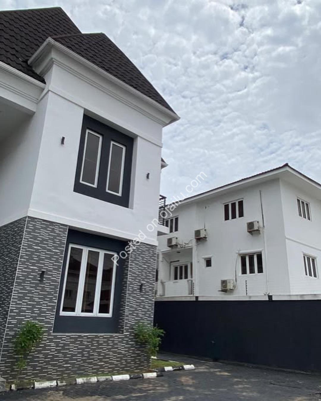Uncompromising 6-Bed Oniru Home with BQ & 50KVA Backup