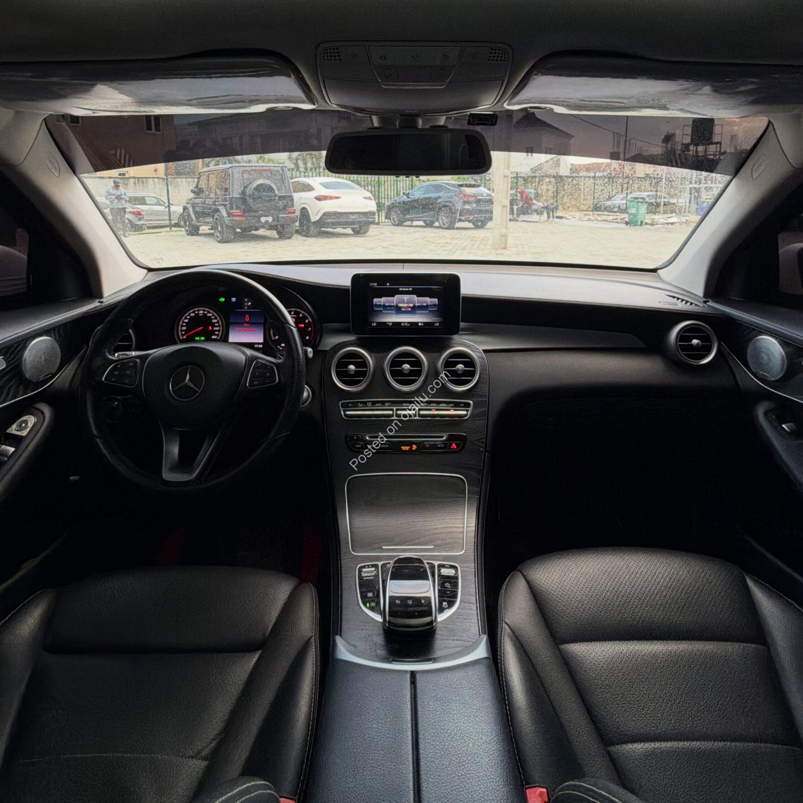 2016 Mercedes GLC300: Luxury, Sunroof & Pure Comfort