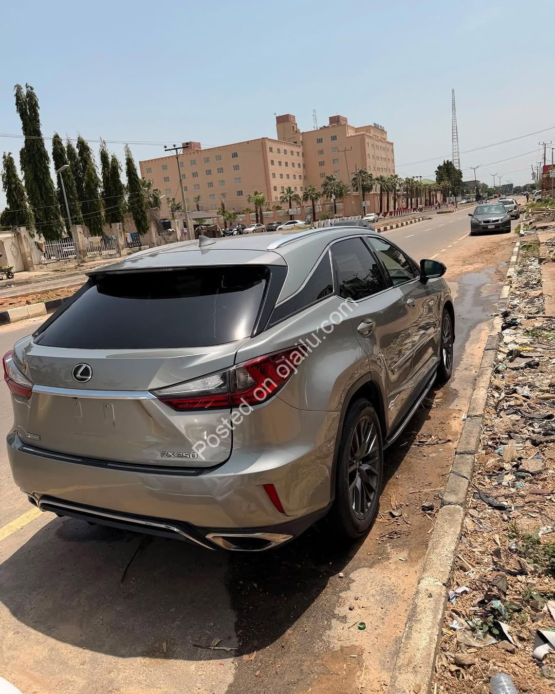 Luxury 2017 Lexus RX350 – Gold & Red Leather Beauty