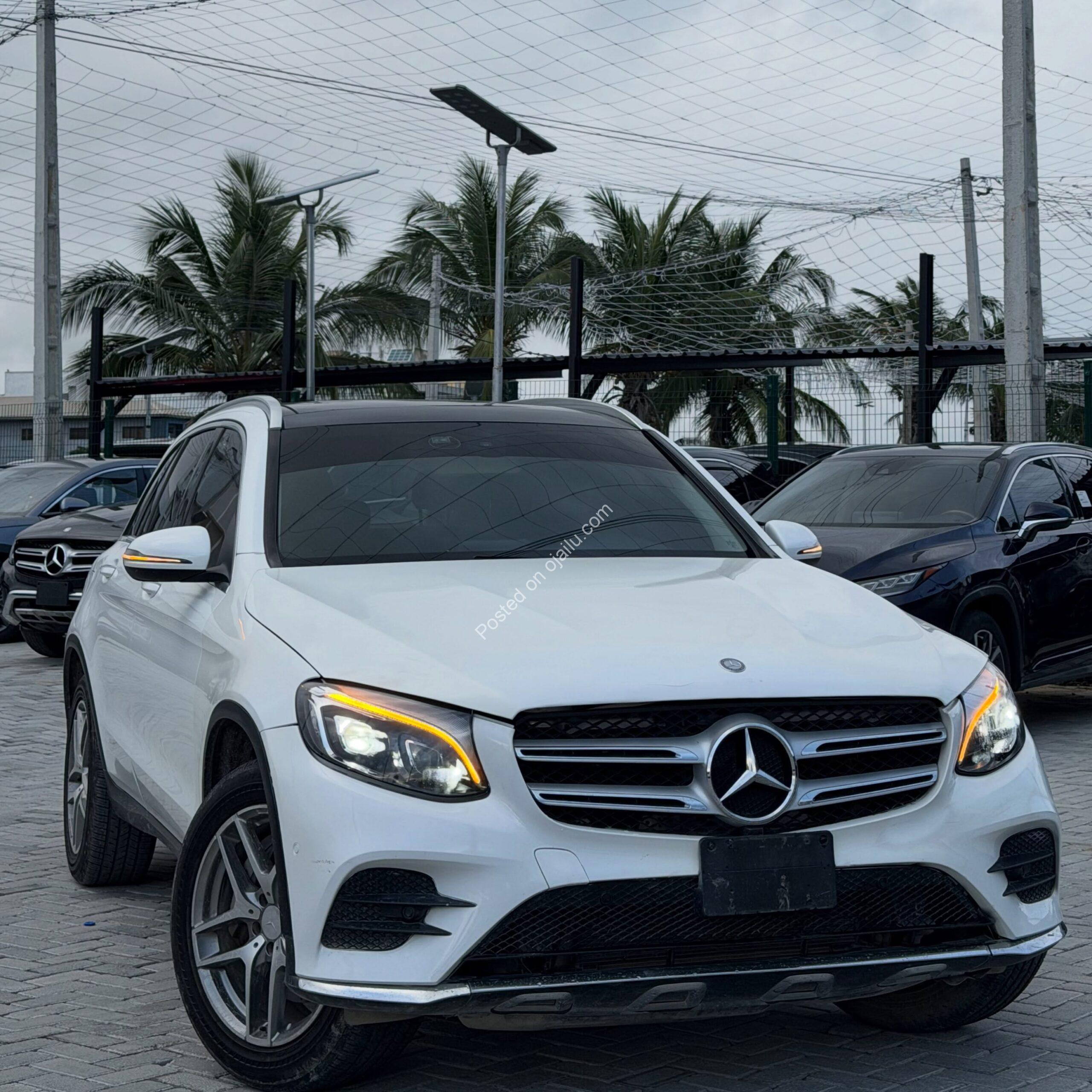 2016 Mercedes GLC300: Luxury, Sunroof & Pure Comfort