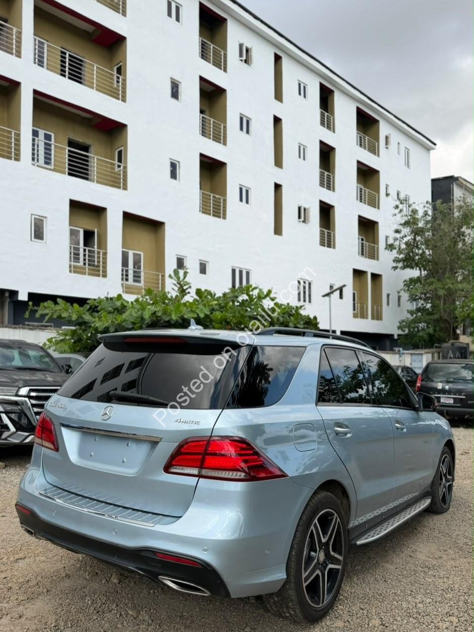2017 Mercedes GLE400: Loaded Luxury SUV, 360° Cam