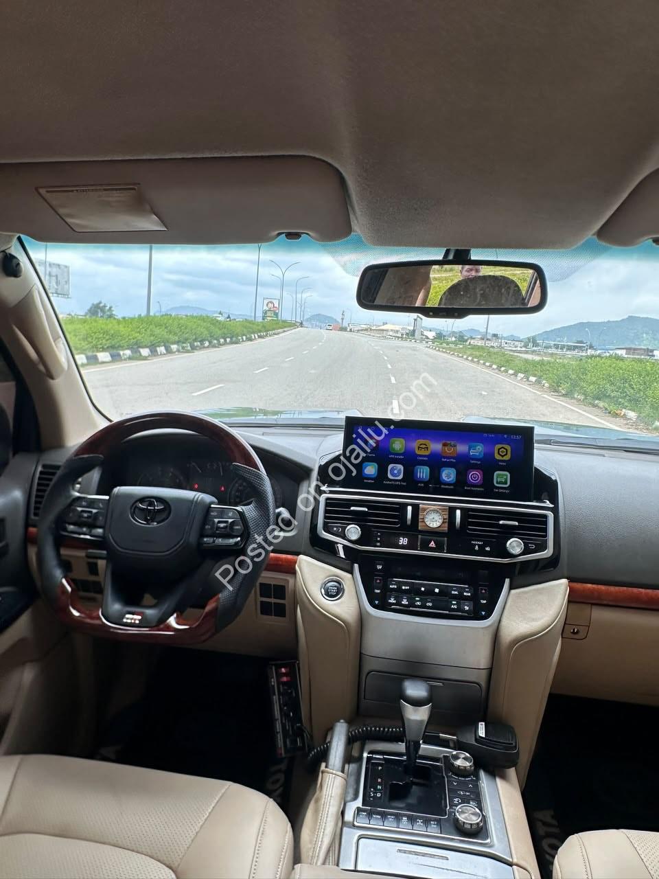 2023-Style Land Cruiser: Unleash Legendary Power