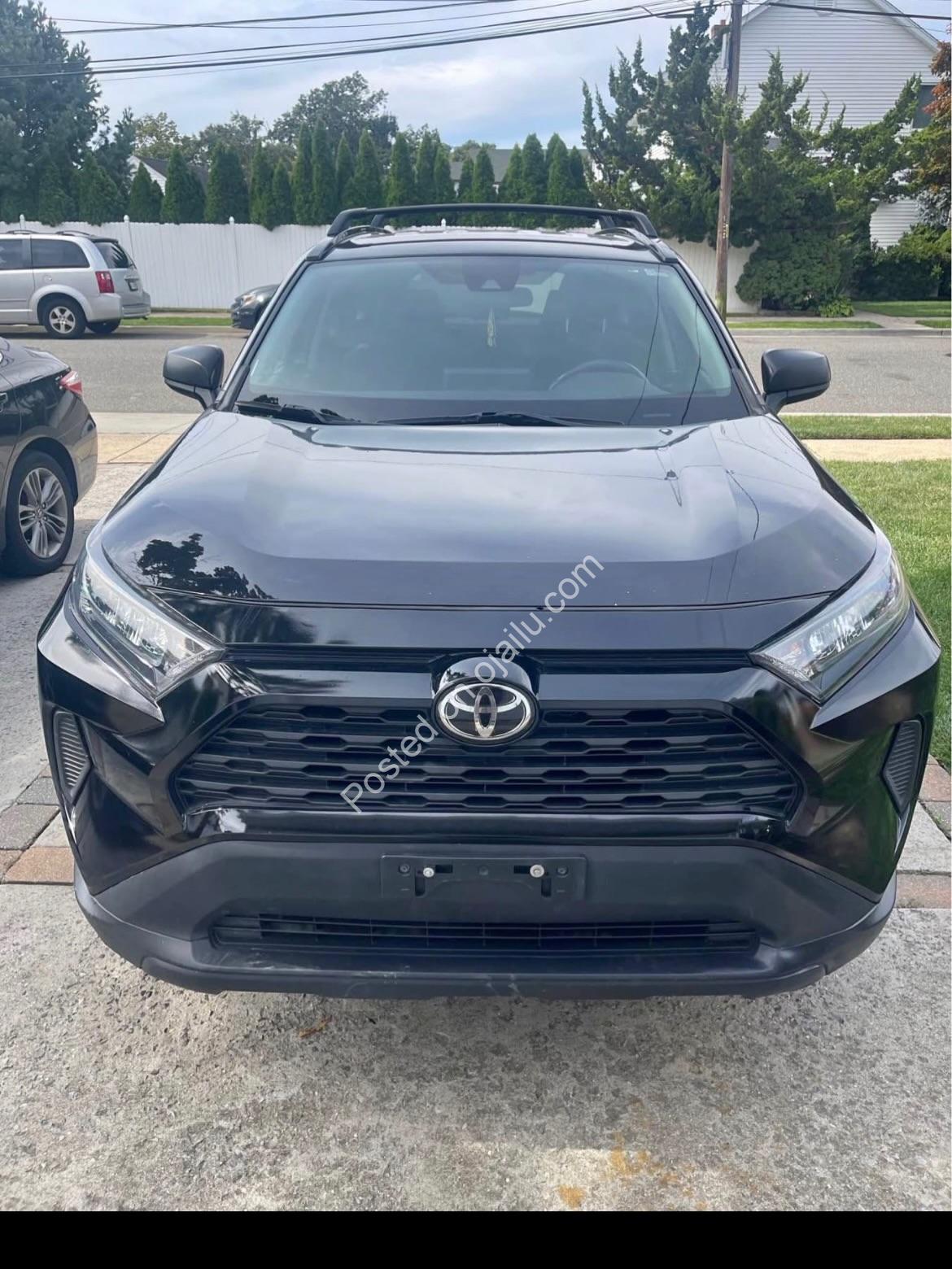 2020 Toyota RAV4 LE – Clean Title, Accident Free!