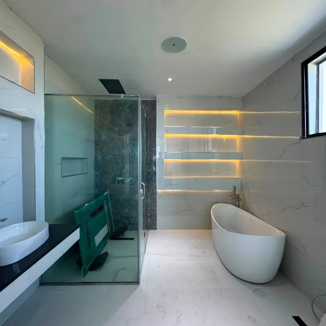 Brand New 5-Bed En-Suite Duplex + Pool in Lekki