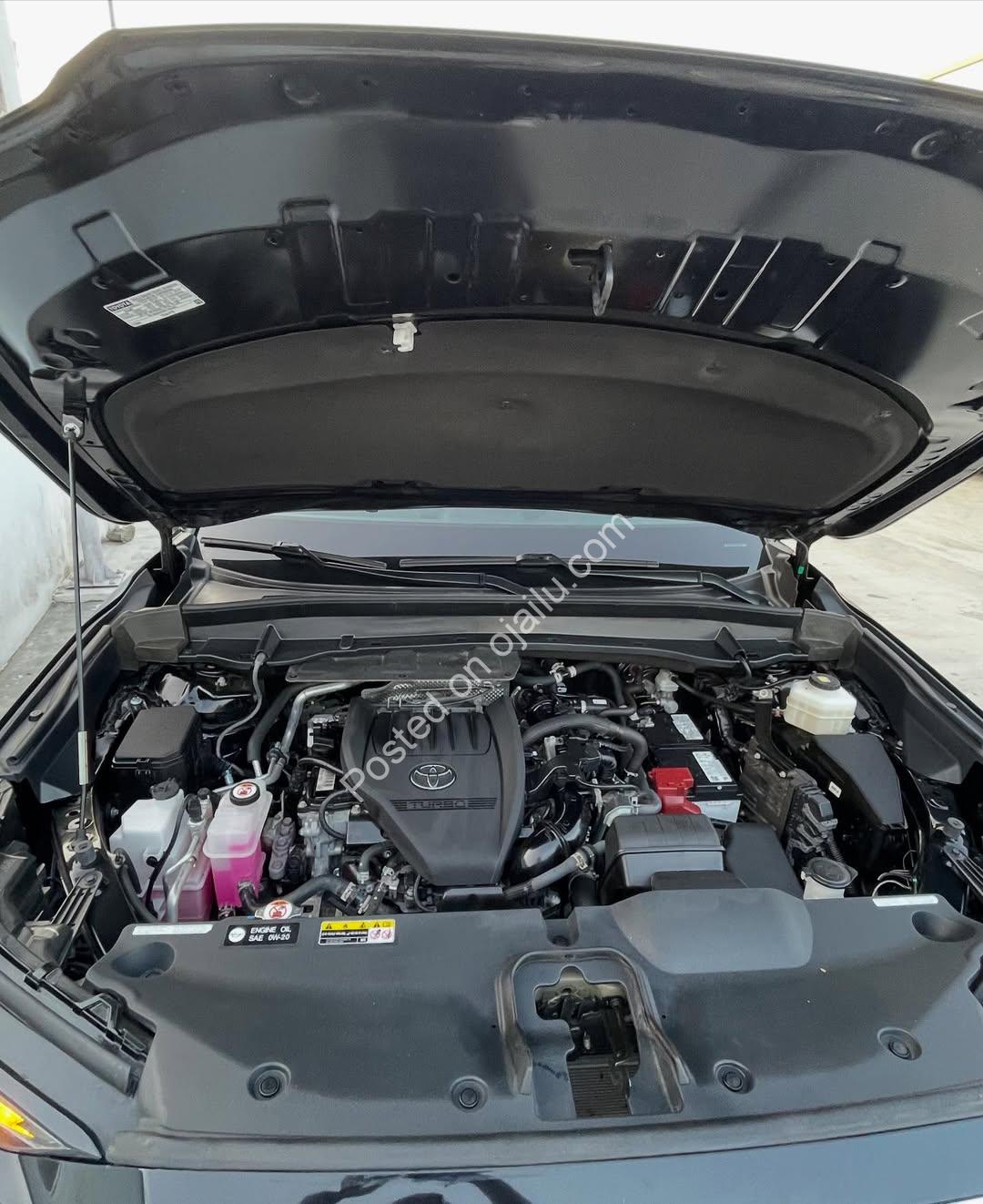 2024 Toyota Highlander XLE Grand: Fully Loaded, Duty Paid