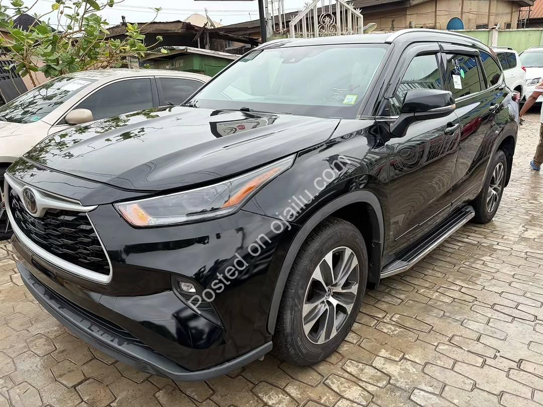 2021 Toyota Highlander XSE – Fully Loaded, Showroom Clean!