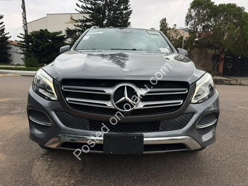 2017 Mercedes GLE350 – Loaded Pano Roof & 360 Camera