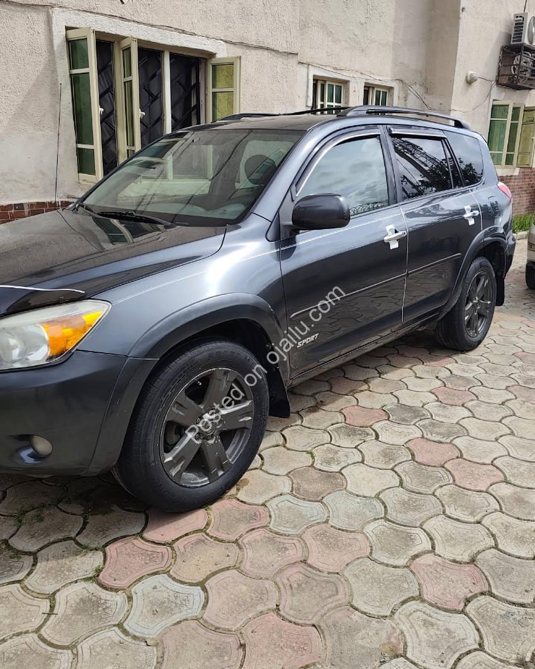 Reliable V6 Power: Nigerian Used 2010 Toyota RAV4, Grey