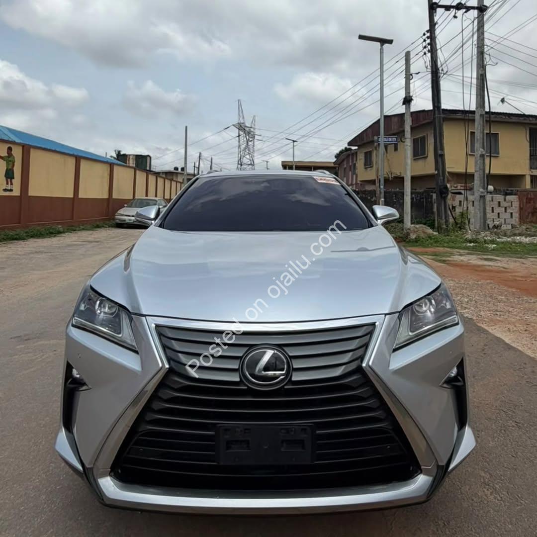 2017 Lexus RX350: Loaded Luxury SUV with Sunroof & Cooled Seats